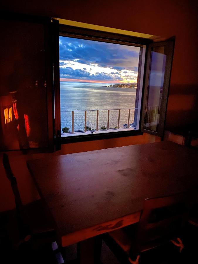 Kiss Of Sea - Balzi Rossi & Baia Beniamin Apartment Ventimiglia Luaran gambar