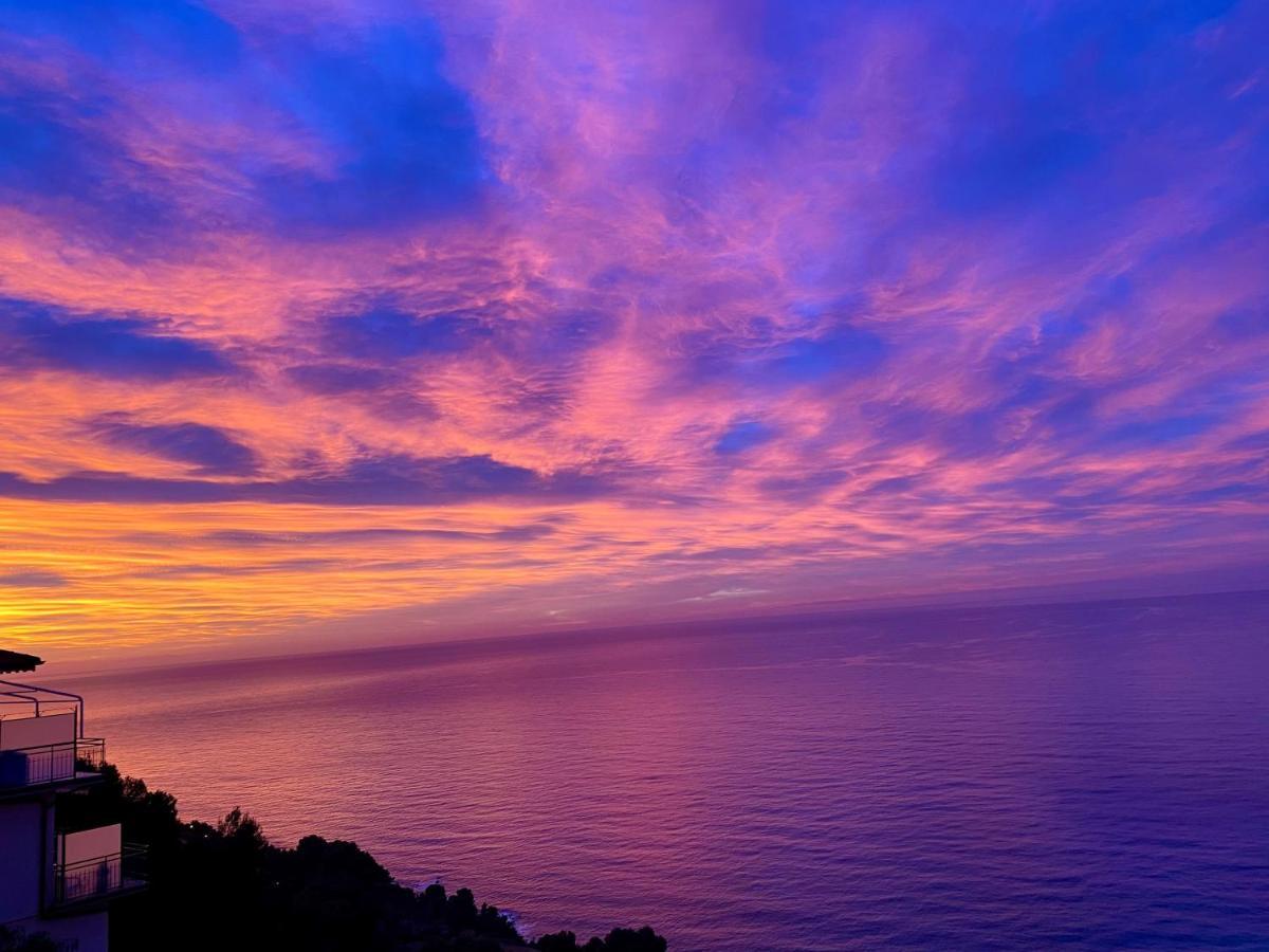 Kiss Of Sea - Balzi Rossi & Baia Beniamin Apartment Ventimiglia Luaran gambar