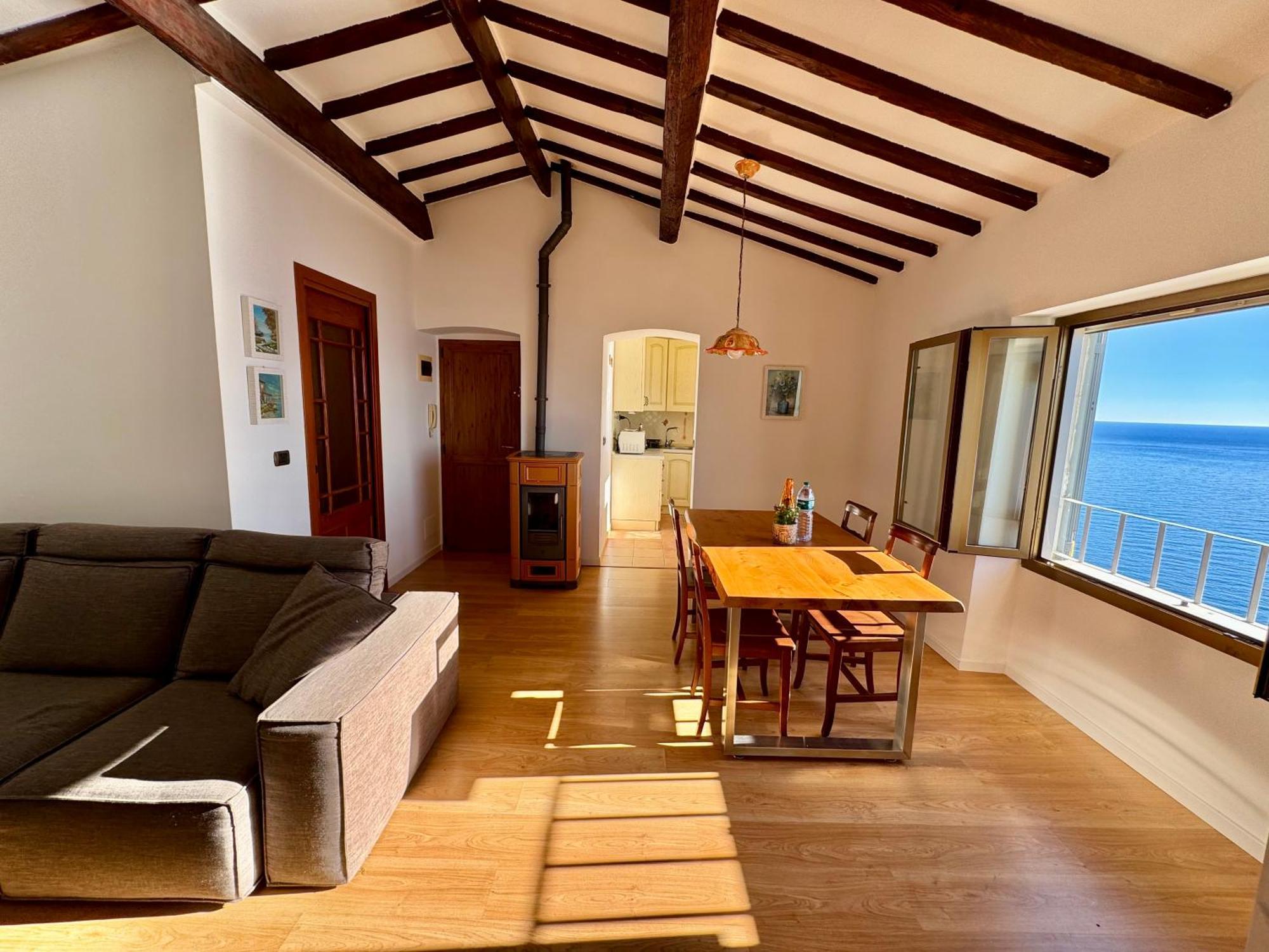 Kiss Of Sea - Balzi Rossi & Baia Beniamin Apartment Ventimiglia Luaran gambar