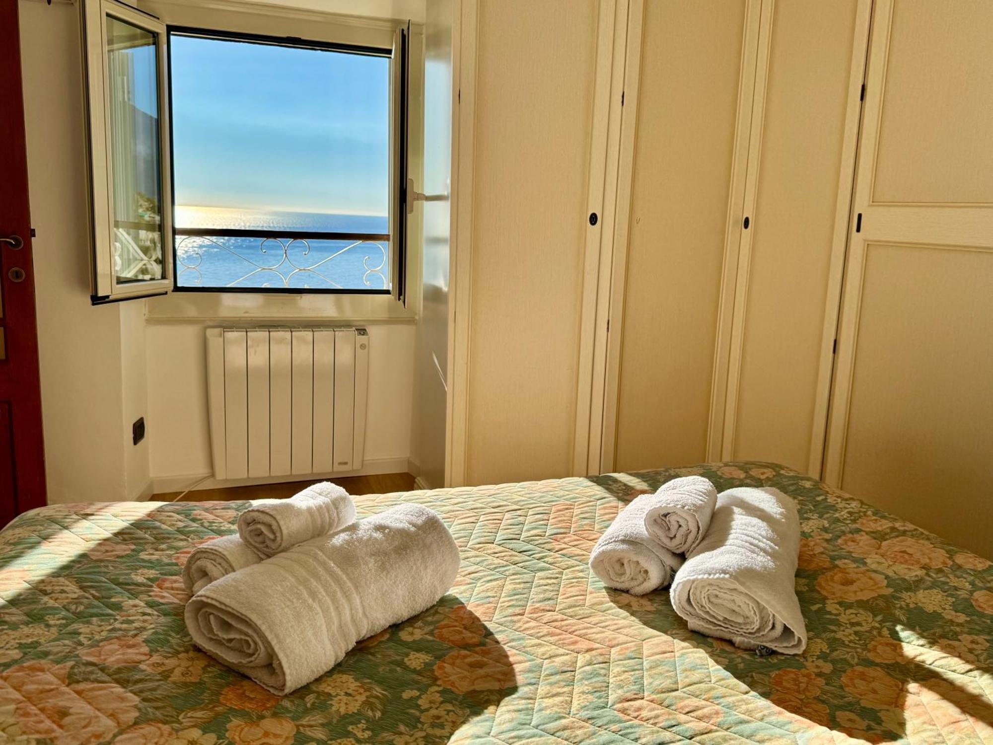 Kiss Of Sea - Balzi Rossi & Baia Beniamin Apartment Ventimiglia Luaran gambar