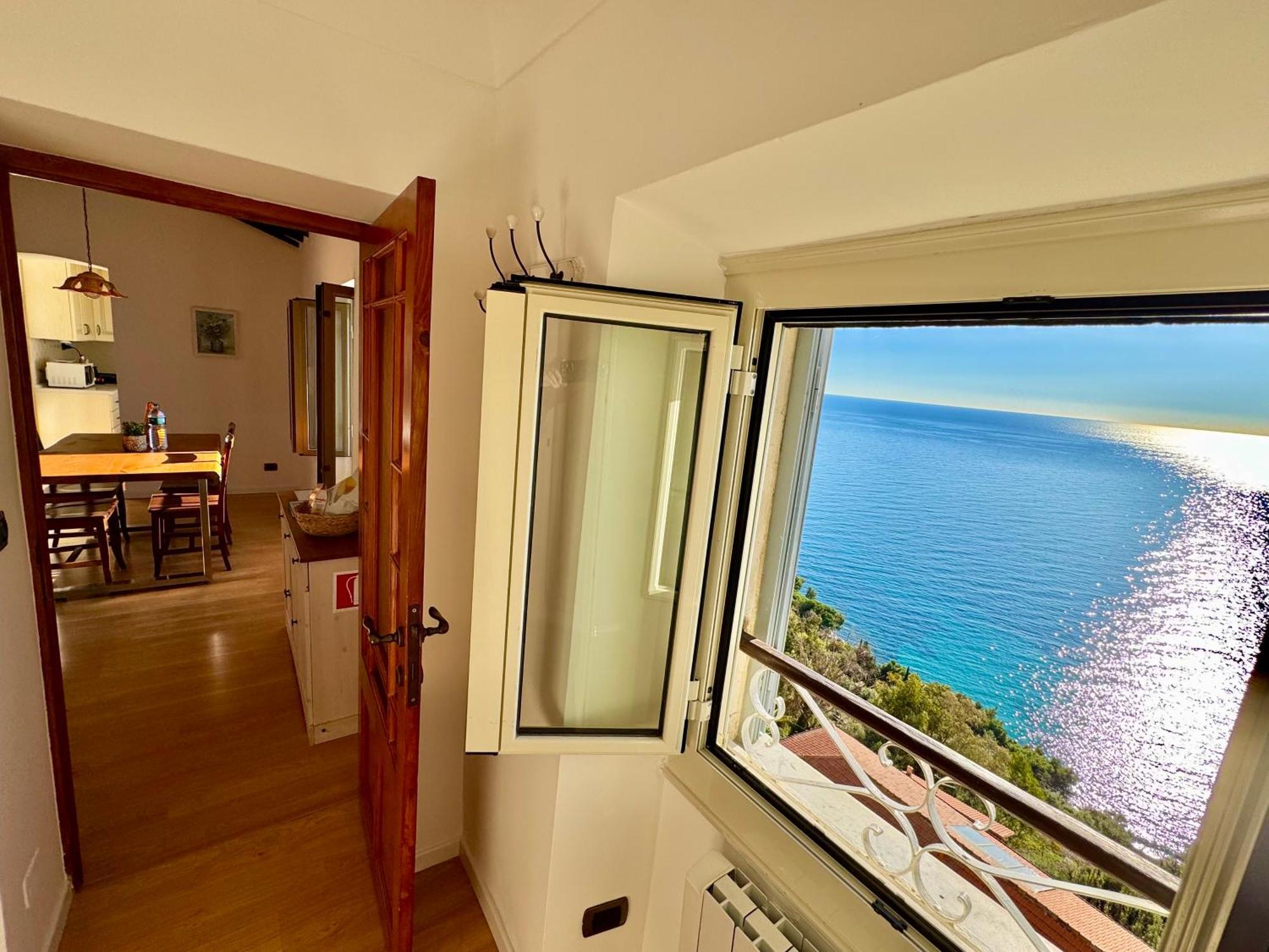 Kiss Of Sea - Balzi Rossi & Baia Beniamin Apartment Ventimiglia Luaran gambar